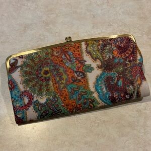 Hobo Lauren wallet clutch regal paisley